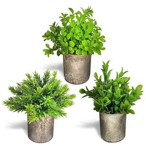 Set of 3 Potted Artificial Green Plants